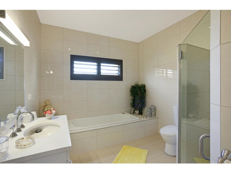 21 Corridgeree Road, Bega NSW 2550