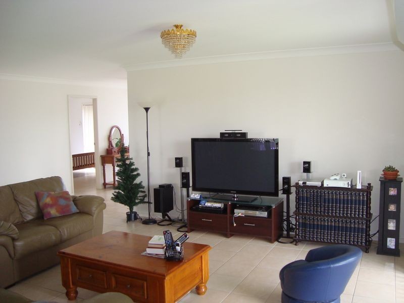 12 Koma Circuit, Bega NSW 2550