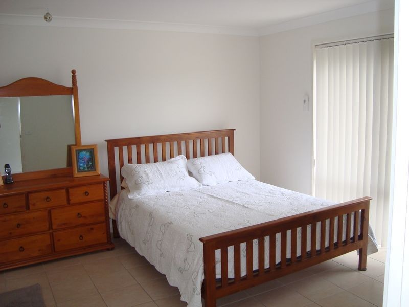 12 Koma Circuit, Bega NSW 2550