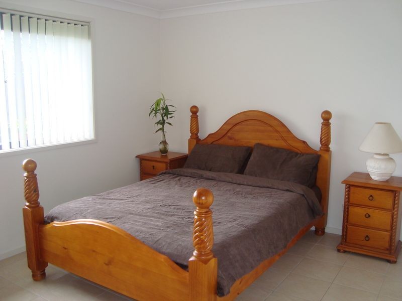 12 Koma Circuit, Bega NSW 2550