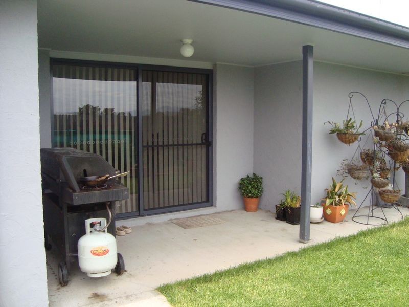 12 Koma Circuit, Bega NSW 2550