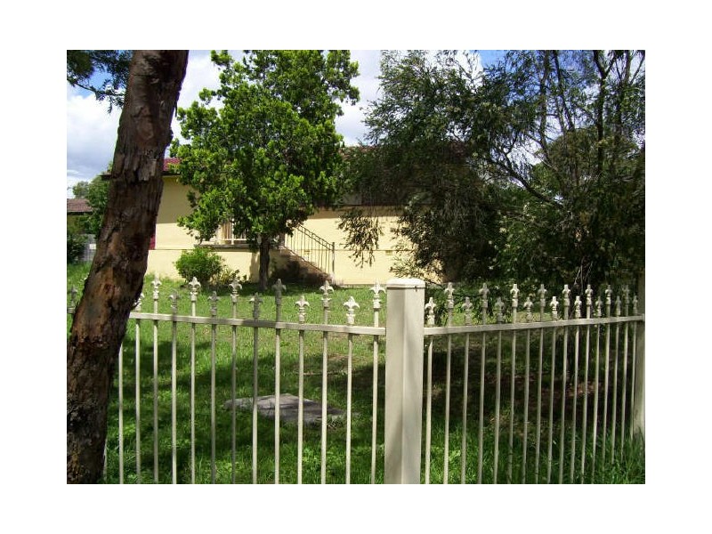 6 Creigan Rd, Bradbury NSW 2560