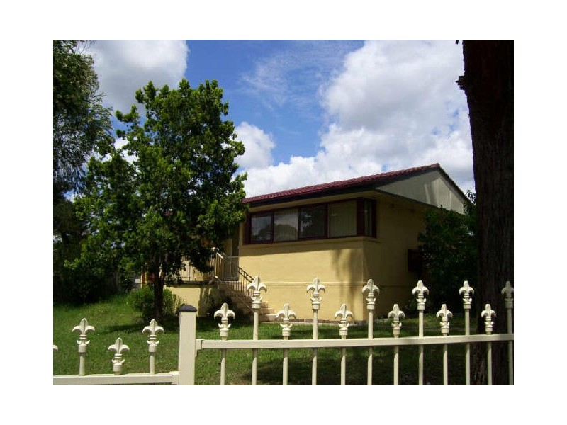 6 Creigan Rd, Bradbury NSW 2560