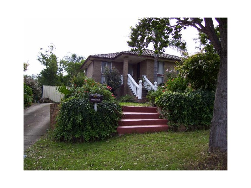 3 Coogee Place, Woodbine NSW 2560