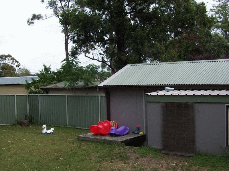 31 Angle Rd, Leumeah NSW 2560