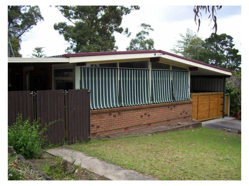 31 Angle Rd, Leumeah NSW 2560