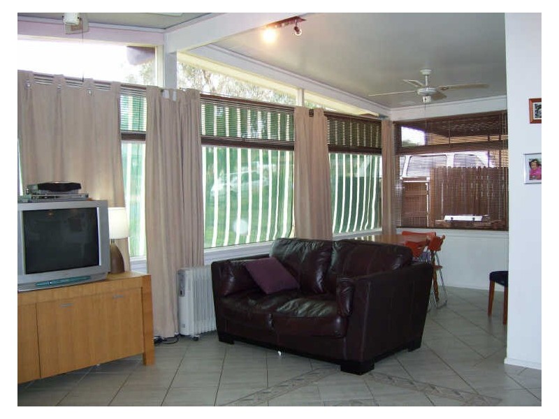 31 Angle Rd, Leumeah NSW 2560