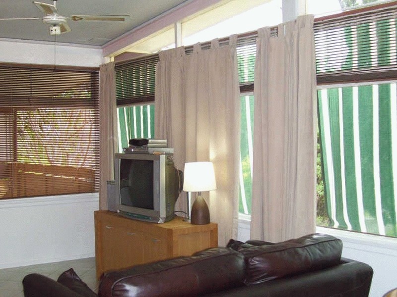 31 Angle Rd, Leumeah NSW 2560