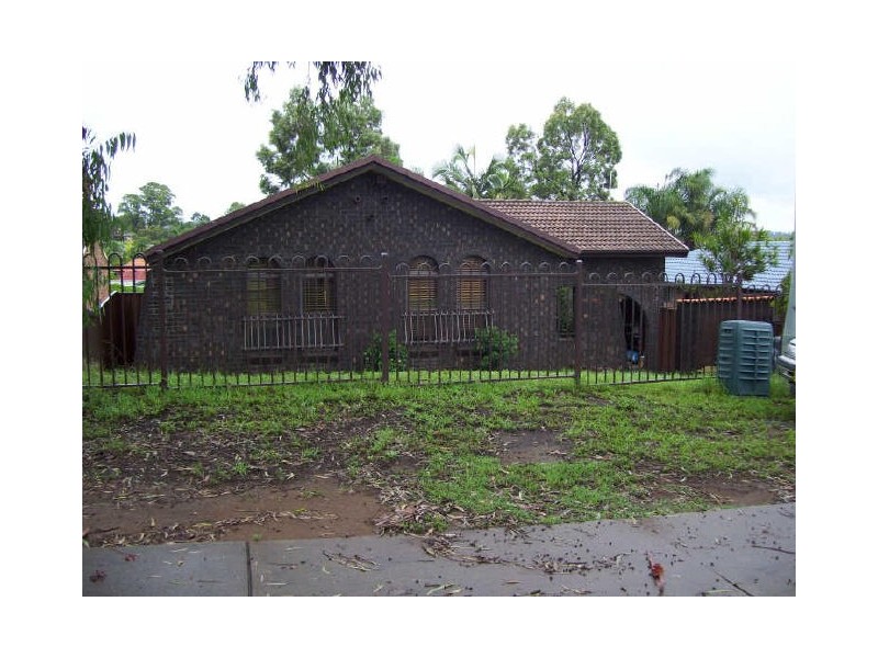 10 Spitfire Drive, Raby NSW 2566