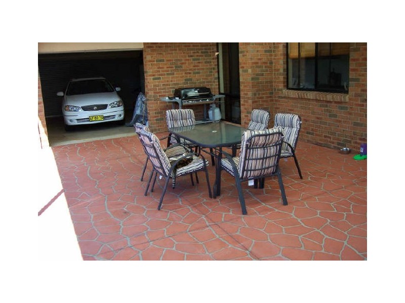 10 Anderson Street, St Helens Park NSW 2560