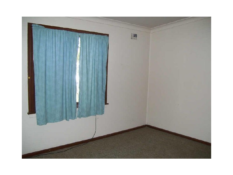 100 Angle Road, Leumeah NSW 2560