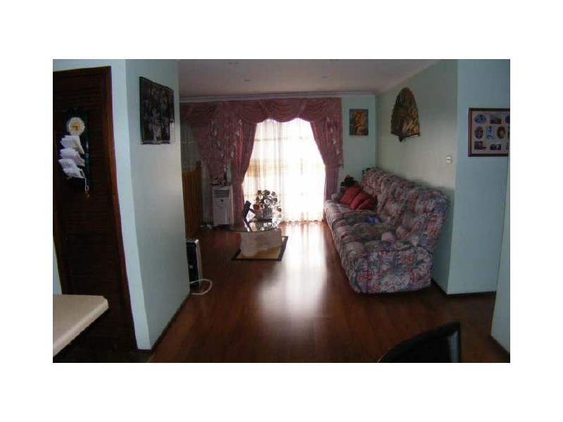 17 Mantalini Street, Ambarvale NSW 2560