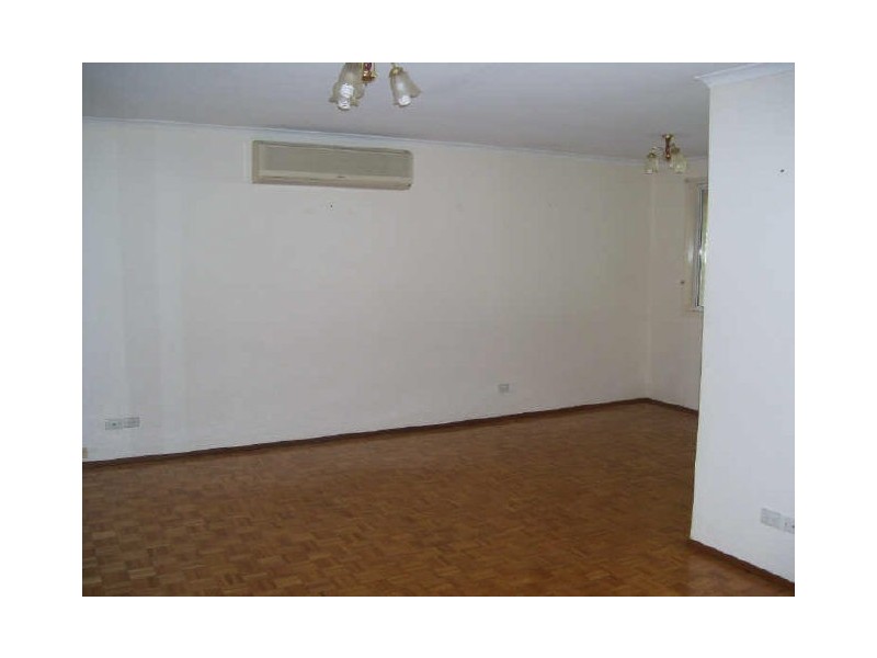 4 Quartz Pl, Eagle Vale NSW 2558