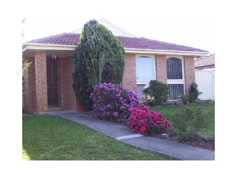 8 Karrabul Road, St Helens Park NSW 2560