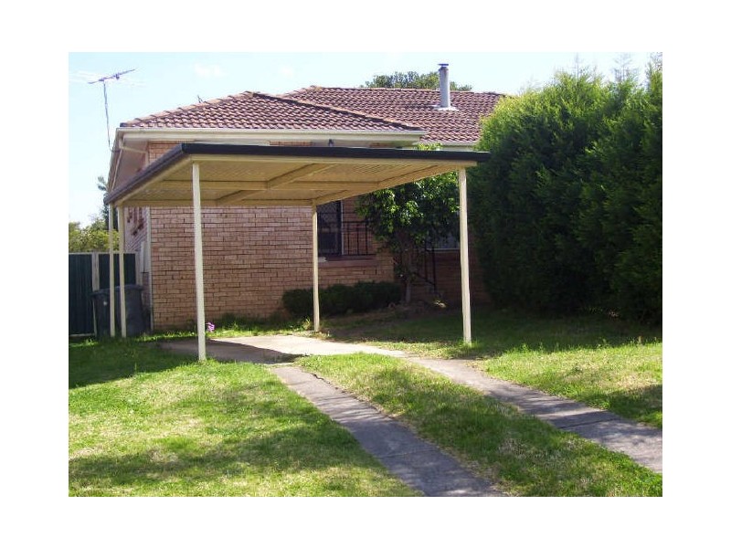 5 Campbell Close, Minto NSW 2566