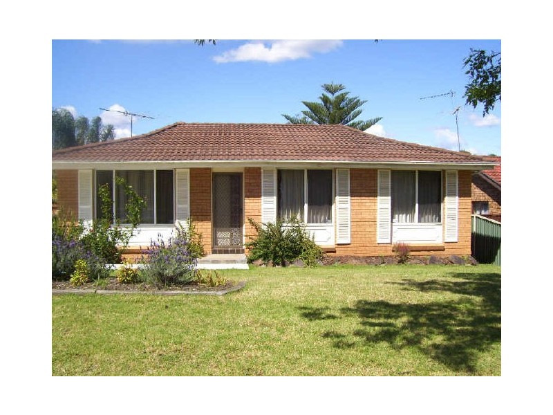 39 Woodland Road, St Helens Park NSW 2560