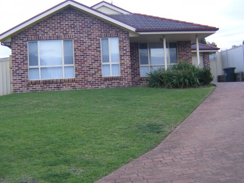 62 St Helens Park Drive, St Helens Park NSW 2560