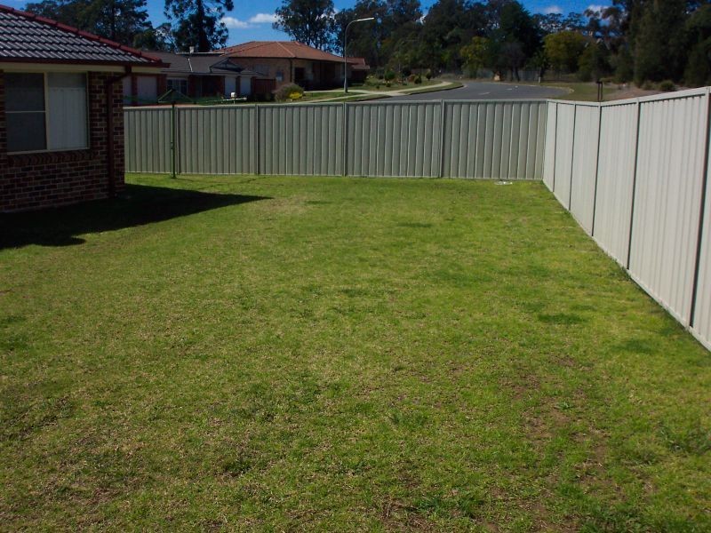 62 St Helens Park Drive, St Helens Park NSW 2560