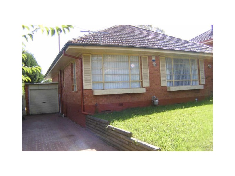 6 Lilan Street, Campbelltown NSW 2560