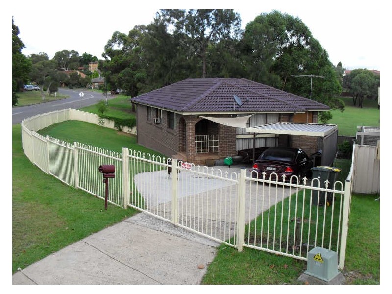 2 Midlothian Road, St Andrews NSW 2566