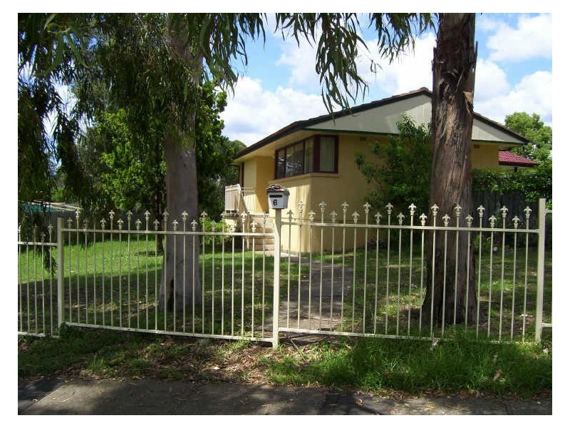 6 Creigan Rd, Bradbury NSW 2560