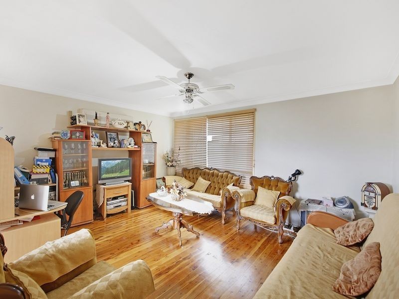 9 Calcite Place, Eagle Vale NSW 2558