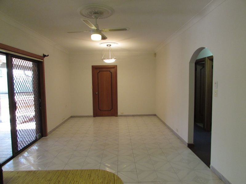 1 Coll Place, St Andrews NSW 2566