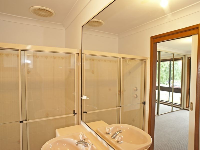 39 Goodsell St, Minto NSW 2566