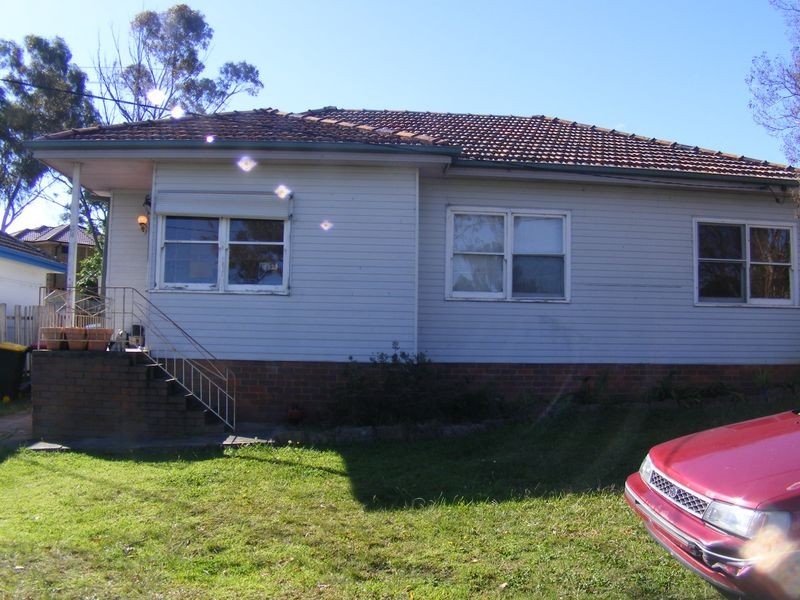34 Hoddle Ave, Campbelltown NSW 2560