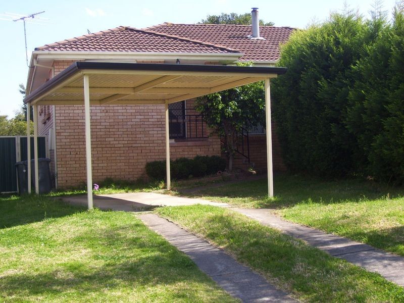 5 Campbell Cl, Minto NSW 2566