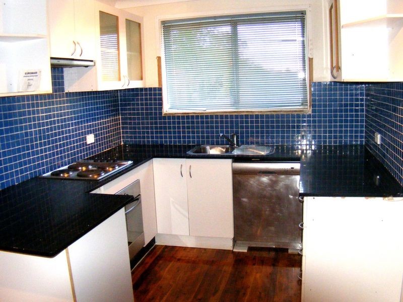 5 Campbell Cl, Minto NSW 2566