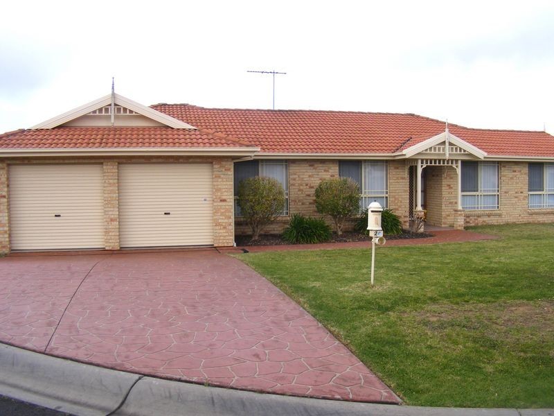 2 Bonney Close, St Helens Park NSW 2560