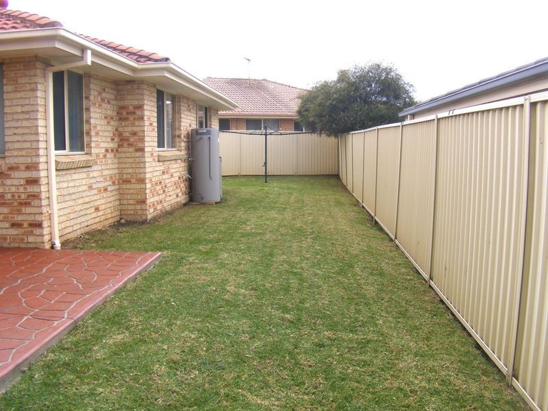 2 Bonney Close, St Helens Park NSW 2560
