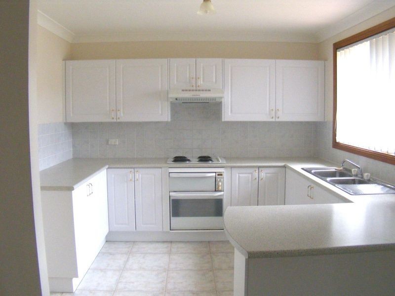 2 Bonney Close, St Helens Park NSW 2560