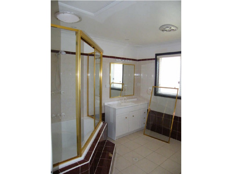 Ruse NSW 2560