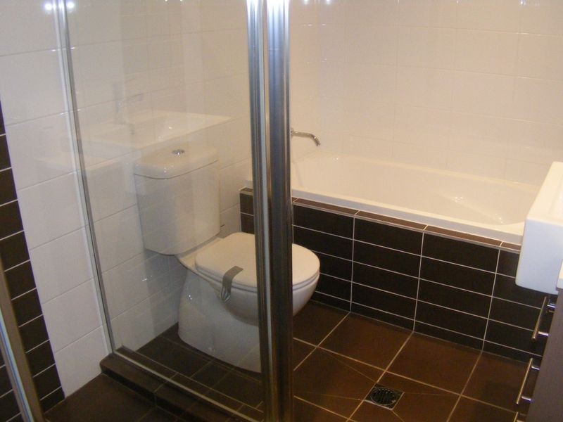 28/3-9 Warby St, Campbelltown NSW 2560