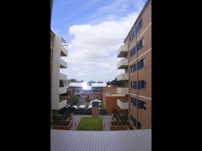 28/3-9 Warby St, Campbelltown NSW 2560