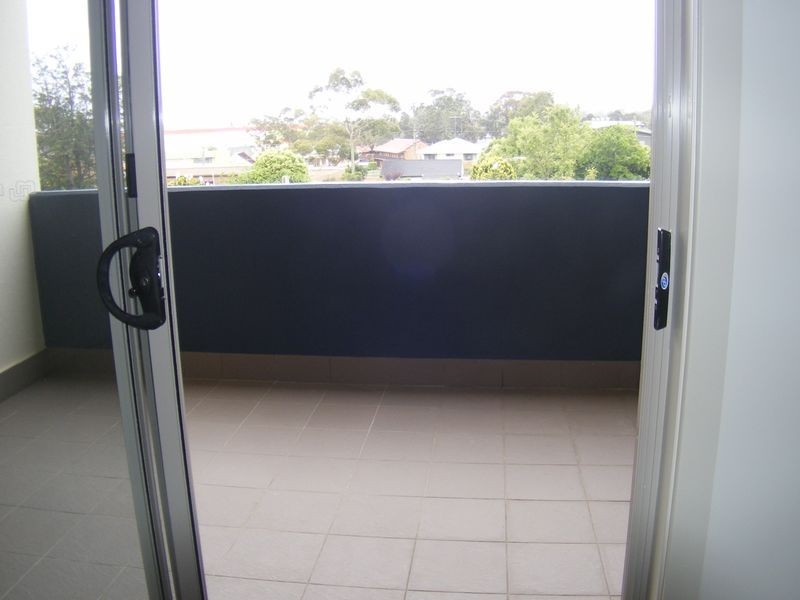 28/3-9 Warby St, Campbelltown NSW 2560