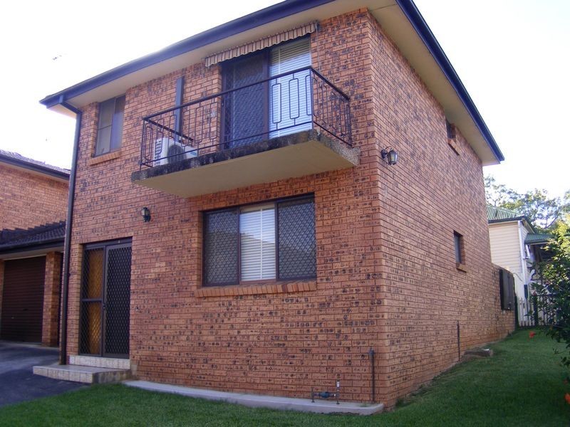 4/2A Condamine St, Campbelltown NSW 2560