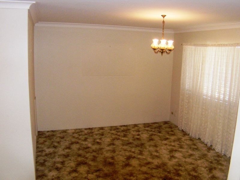 4/2A Condamine St, Campbelltown NSW 2560