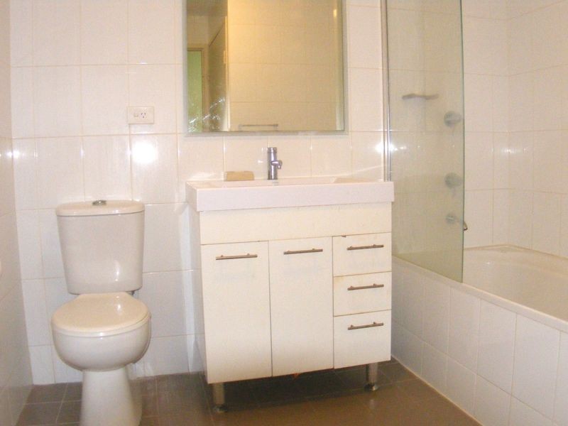 1D/541 Pembroke Rd, Leumeah NSW 2560