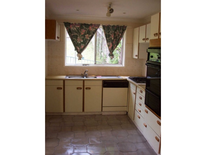 5 Gaspard Place, Ambarvale NSW 2560