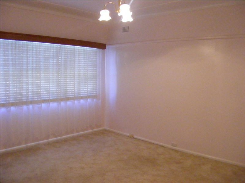 43 Bradbury Ave, Bradbury NSW 2560