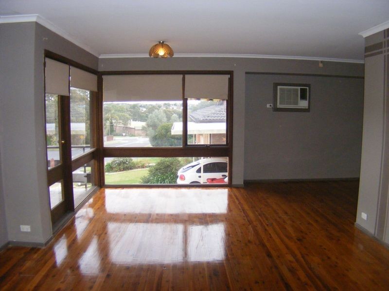 1 Nell Place, Ambarvale NSW 2560