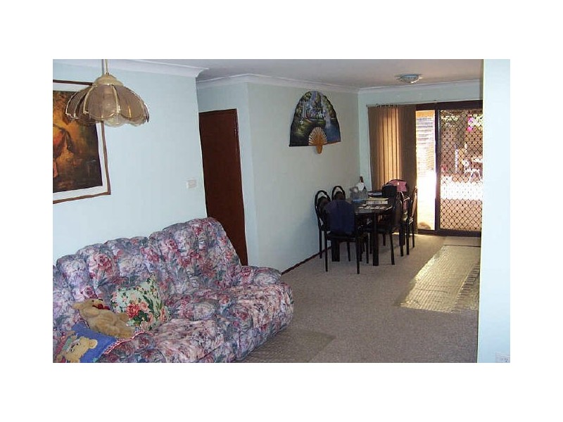 17 Mantalini Street, Ambarvale NSW 2560