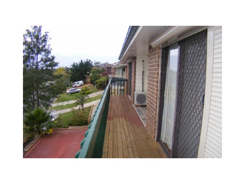 17 Mantalini Street, Ambarvale NSW 2560