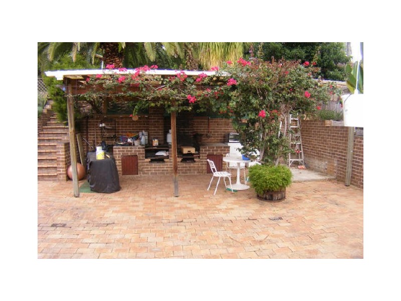 17 Mantalini Street, Ambarvale NSW 2560