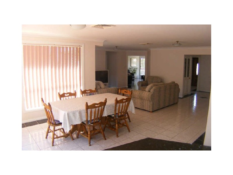 Glen Alpine NSW 2560