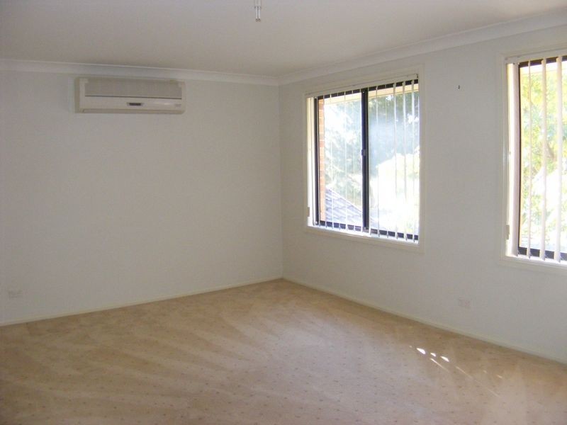 19 Coppabella Cres, Bradbury NSW 2560