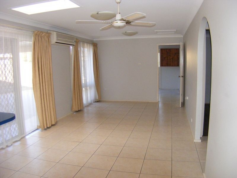 12 Bungan Pl, Woodbine NSW 2560